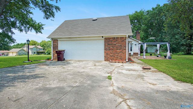 15952 Jackson Lane, Athens, AL 35613