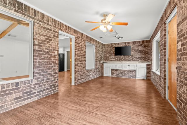 103 Baylor Lane, Levelland, TX 79336