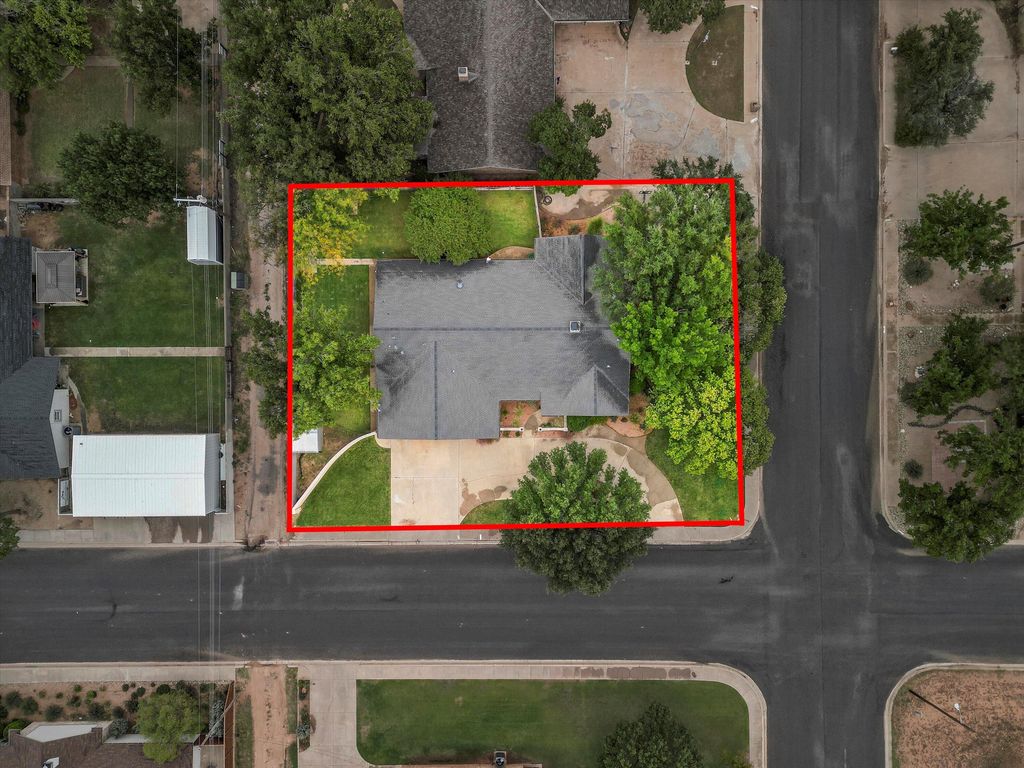 103 Baylor Lane, Levelland, TX 79336