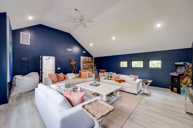 1838 Rock Springs Rd, Columbia, TN 38401