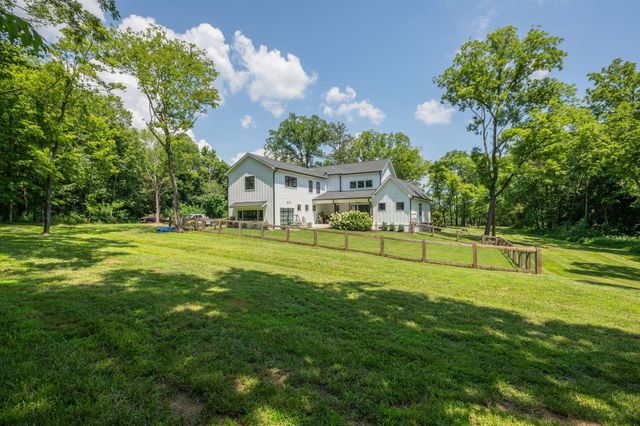 1838 Rock Springs Rd, Columbia, TN 38401
