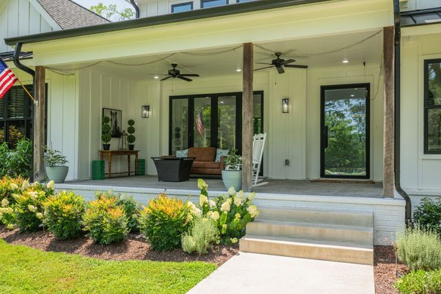 1838 Rock Springs Rd, Columbia, TN 38401
