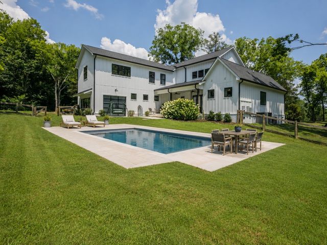 1838 Rock Springs Rd, Columbia, TN 38401