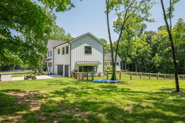 1838 Rock Springs Rd, Columbia, TN 38401