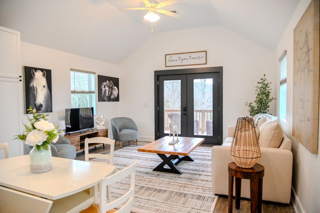 1838 Rock Springs Rd, Columbia, TN 38401
