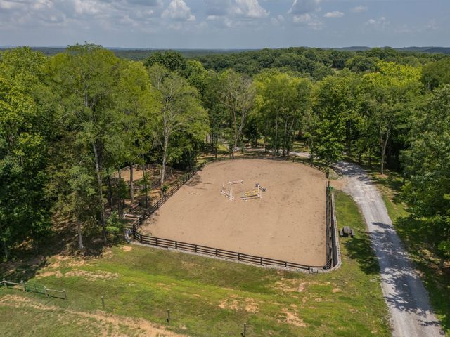 1838 Rock Springs Rd, Columbia, TN 38401