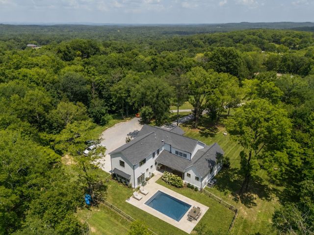 1838 Rock Springs Rd, Columbia, TN 38401