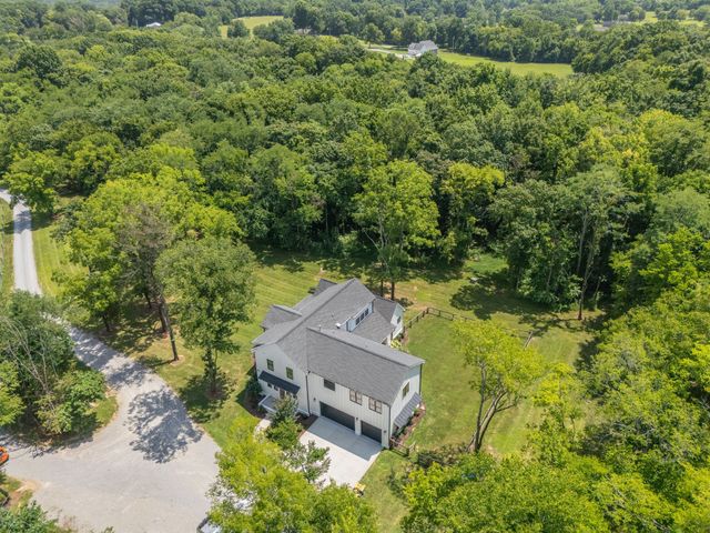1838 Rock Springs Rd, Columbia, TN 38401
