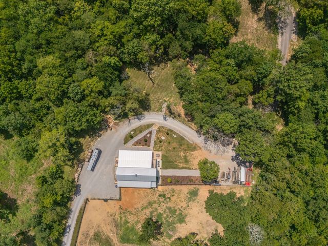 1838 Rock Springs Rd, Columbia, TN 38401