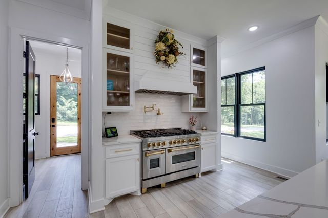 1838 Rock Springs Rd, Columbia, TN 38401