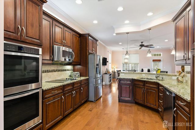 10 Iverness Court, Lacey, NJ 08731