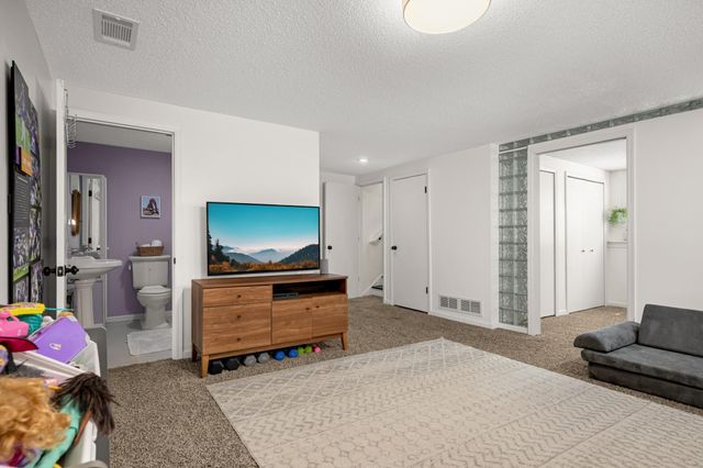 14895 Easter Avenue, Apple Valley, MN 55124