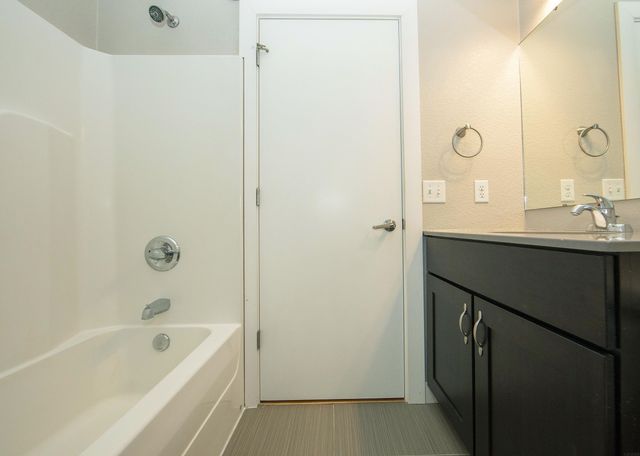 221 E 5th St Ste 205, Cedar Falls, IA 50613