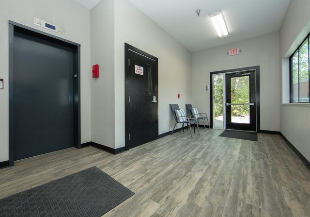 221 E 5th St Ste 205, Cedar Falls, IA 50613