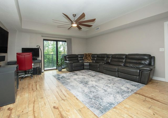 221 E 5th St Ste 205, Cedar Falls, IA 50613