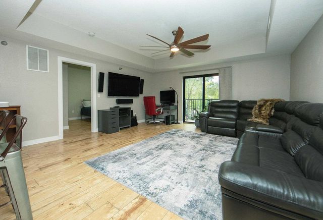 221 E 5th St Ste 205, Cedar Falls, IA 50613