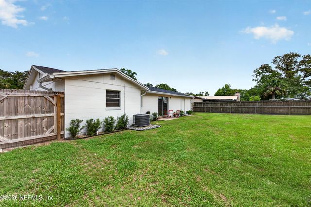 11506 RENNE Drive E, Jacksonville, FL 32218