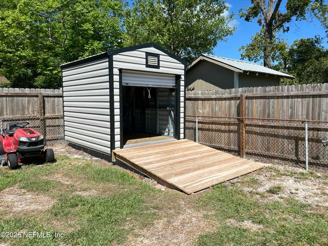 11506 RENNE Drive E, Jacksonville, FL 32218