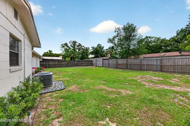 11506 RENNE Drive E, Jacksonville, FL 32218
