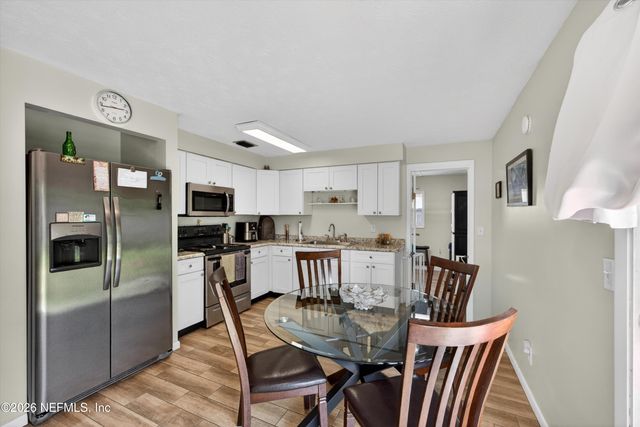 11506 RENNE Drive E, Jacksonville, FL 32218