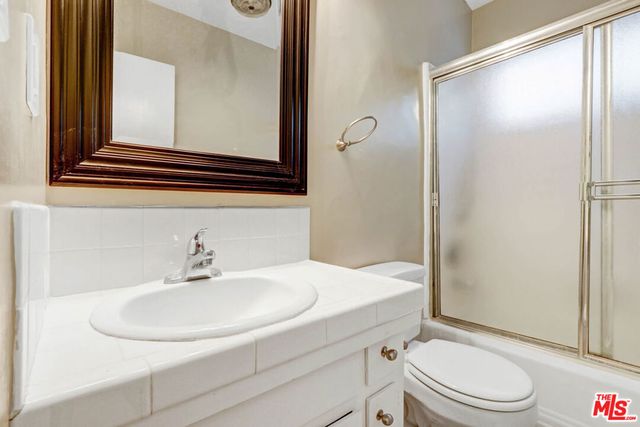 3625 Mentone Avenue, Los Angeles, CA 90034