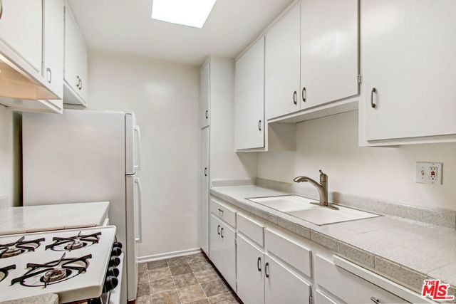 3625 Mentone Avenue, Los Angeles, CA 90034