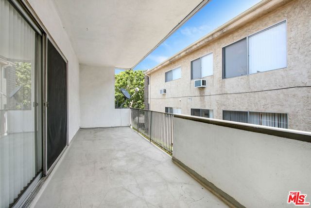 3625 Mentone Avenue, Los Angeles, CA 90034