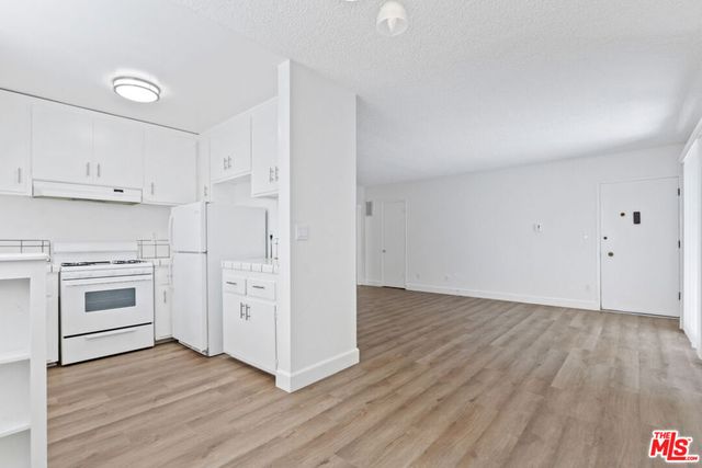3625 Mentone Avenue, Los Angeles, CA 90034