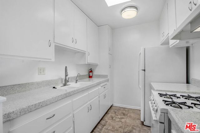3625 Mentone Avenue, Los Angeles, CA 90034