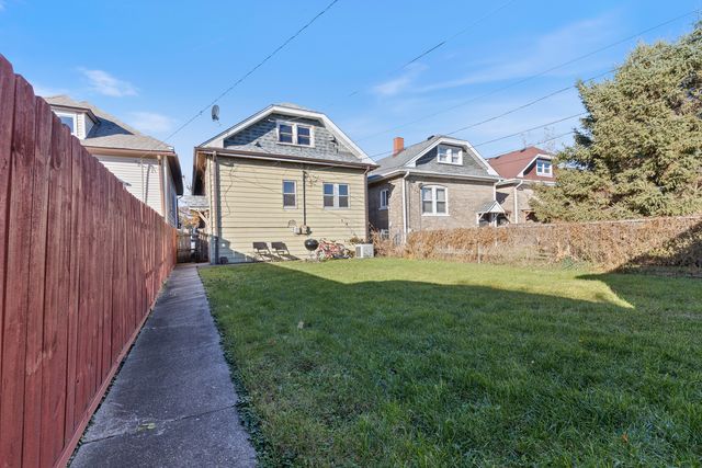 2737 Harvey Avenue, Berwyn, IL 60402