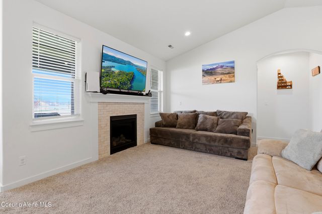 6103 Ballentree Ln, Rathdrum, ID 83858