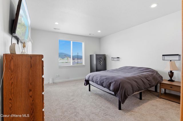 6103 Ballentree Ln, Rathdrum, ID 83858
