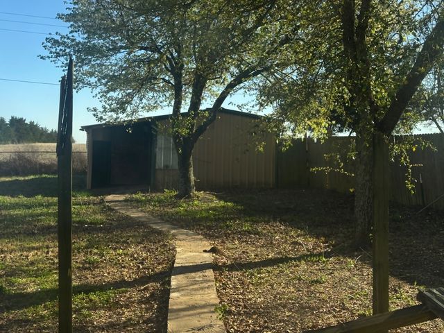 115 Elizabeth Lane, Blossom, TX 75416