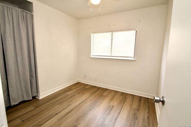 4001 COLONIAL SUN DR, San Antonio, TX 78244