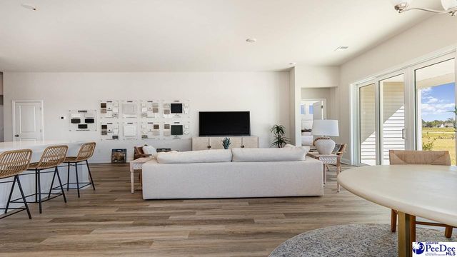 255 Bluff View Ln, Florence, SC 29505