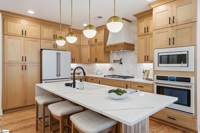 119 S Shore Drive, Fair Play, SC 29643
