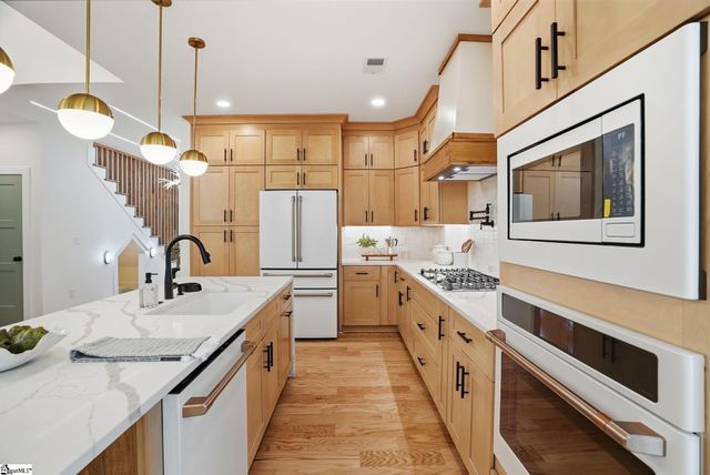 119 S Shore Drive, Fair Play, SC 29643