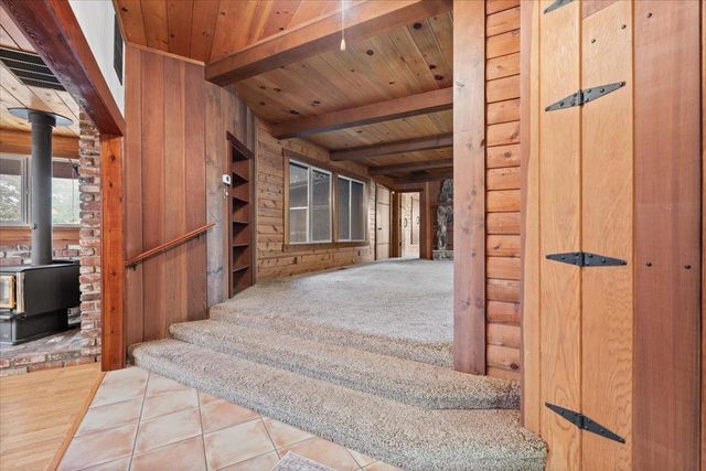 21607 Rambling Rd, Grass Valley, CA 95945