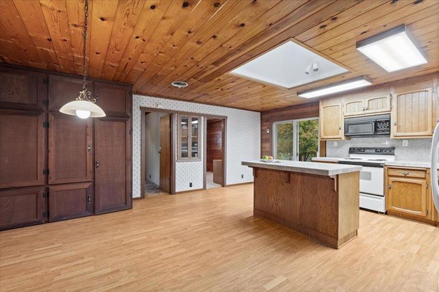 21607 Rambling Rd, Grass Valley, CA 95945