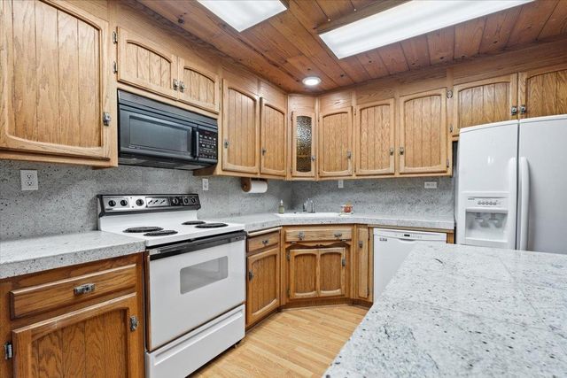 21607 Rambling Rd, Grass Valley, CA 95945