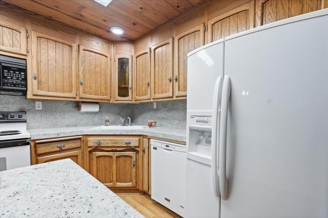 21607 Rambling Rd, Grass Valley, CA 95945