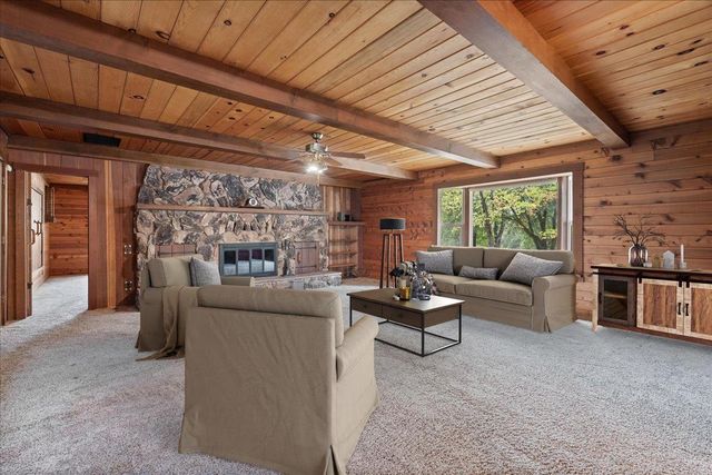 21607 Rambling Rd, Grass Valley, CA 95945