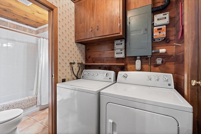 21607 Rambling Rd, Grass Valley, CA 95945