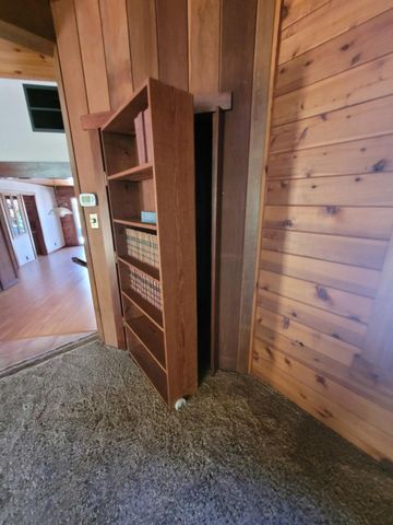 21607 Rambling Rd, Grass Valley, CA 95945