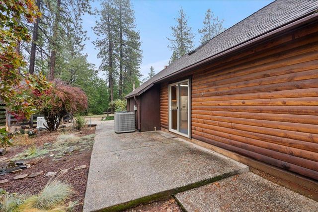 21607 Rambling Rd, Grass Valley, CA 95945
