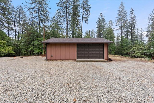 21607 Rambling Rd, Grass Valley, CA 95945
