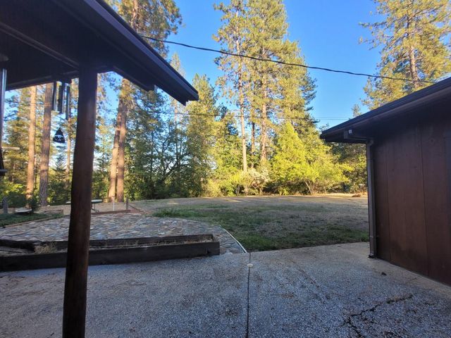 21607 Rambling Rd, Grass Valley, CA 95945