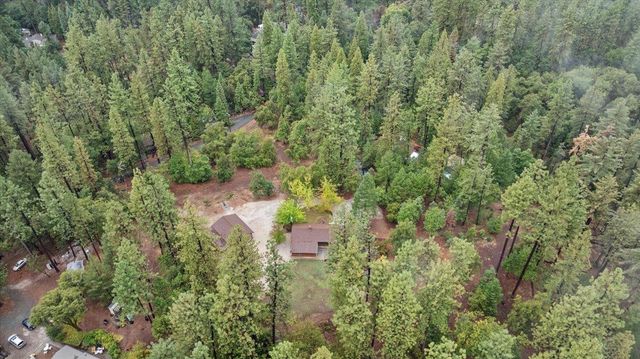 21607 Rambling Rd, Grass Valley, CA 95945