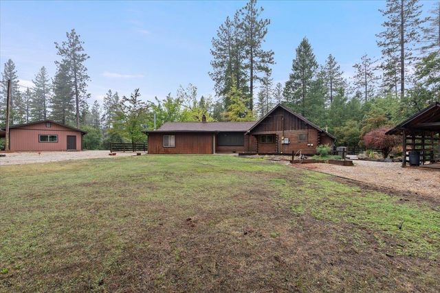 21607 Rambling Rd, Grass Valley, CA 95945