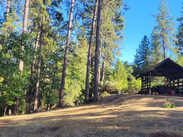 21607 Rambling Rd, Grass Valley, CA 95945